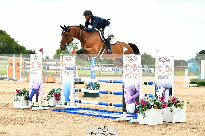 230720A-151950-03811 - Cls 9, 2 Star Big 1.40m Start to break