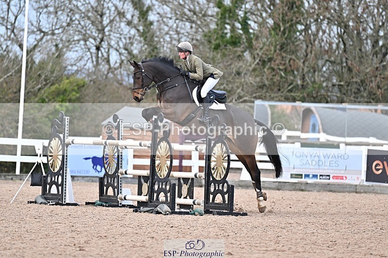 251126-134615-00628 - Cls 5 Foxhunter and 1.20m