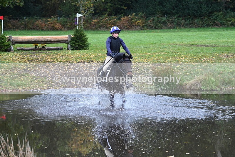 WJ7_3009 - Time 10:47 to 11:11 at the water