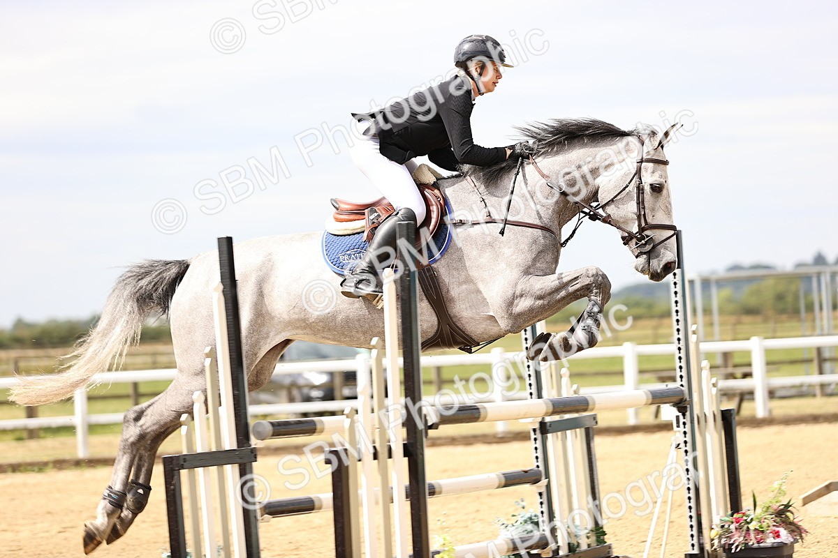 SBM_009520 - Class 8 - Senior Newcomers - 1.10  Open