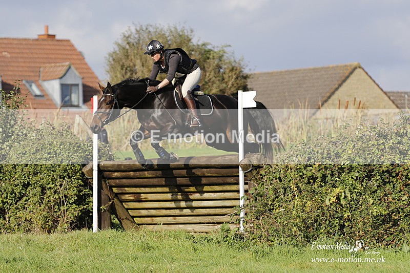  WWHT 171021 4005 - Open (1.00m)  17/10/21