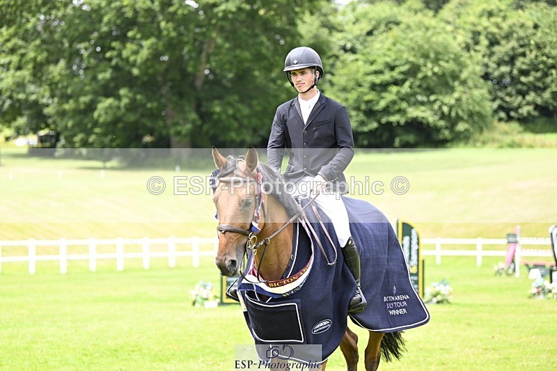 240711-125730-27059 - Cls 117 HOYS Grade C Jump Off and Presentations