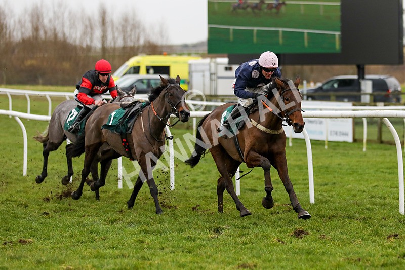 110124-Race 2-Its Maisy-4860 - Race 2