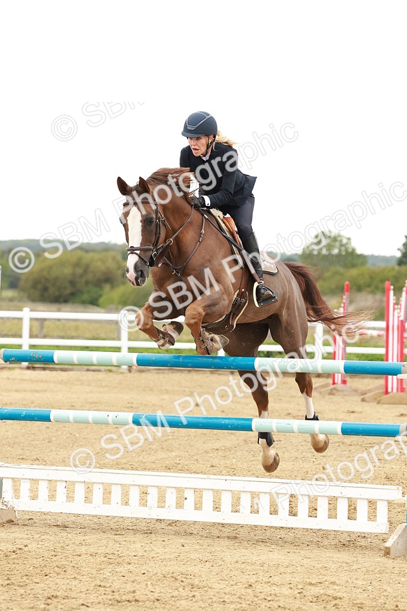 1I0A8049 - Class 5 - Senior Foxhunter 1.20m