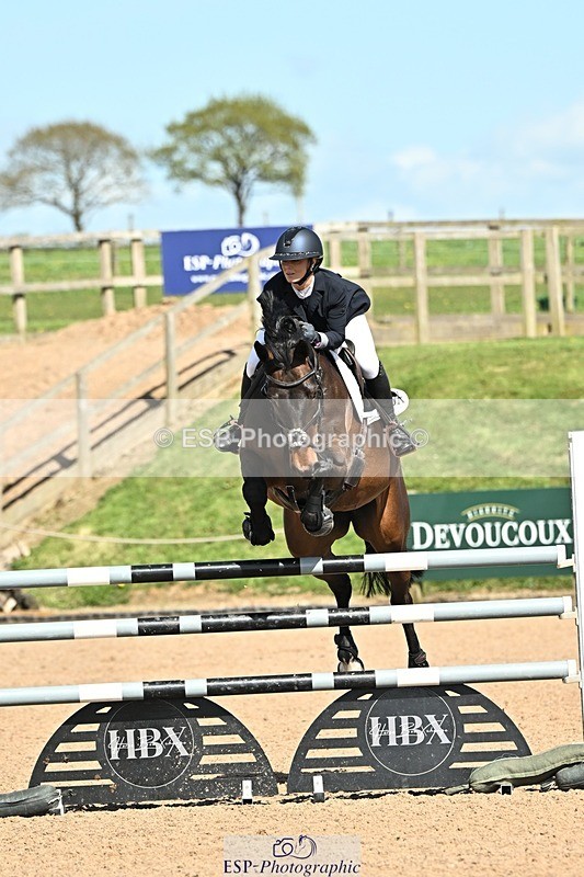 250416-150606-01602 - Cls 6 Foxhunter and 1.20m