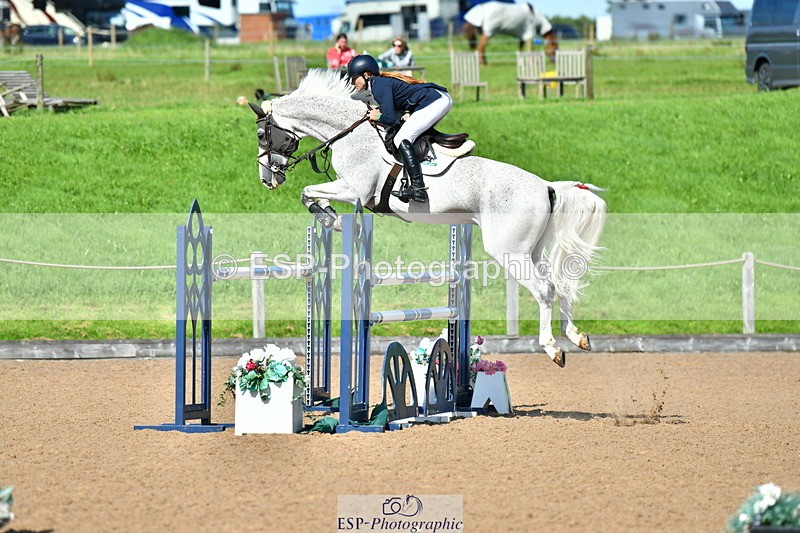 230811A-160906-06097 - Cls 24 Nat 1.30m Open