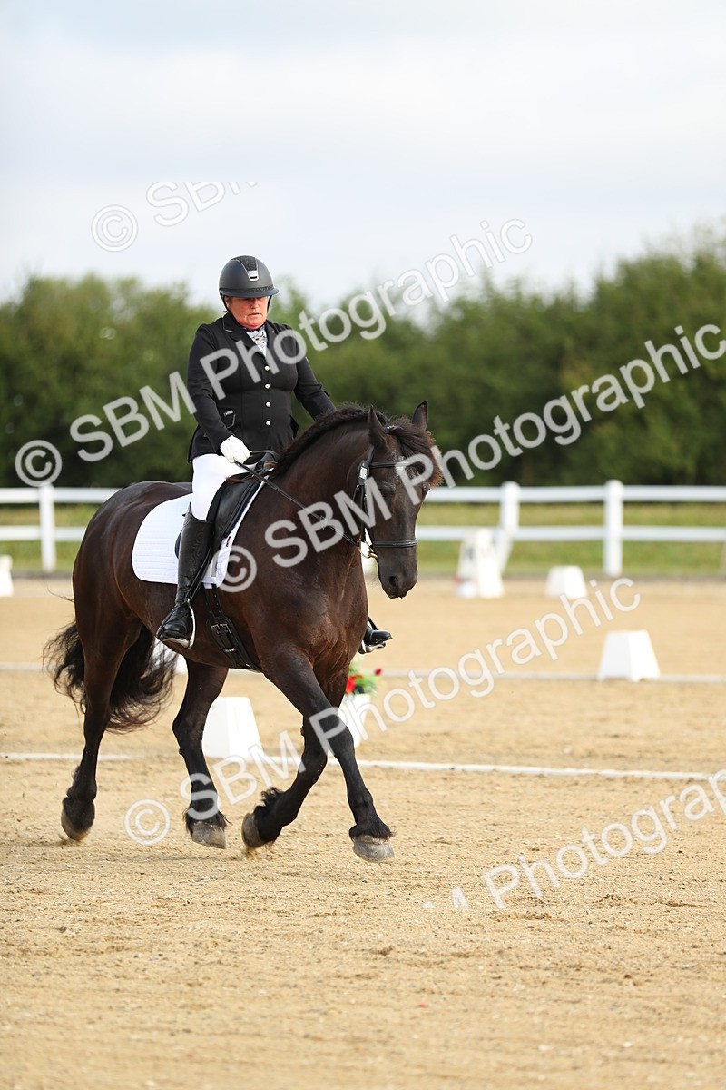 SBM_015039 - Class 13 - Novice 23 - 8,30-9.33