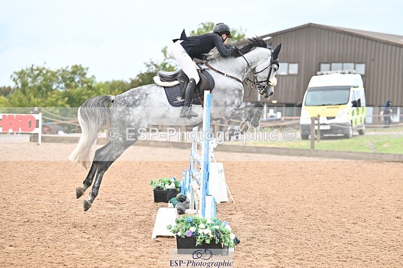 251003-132445-01108 - Cls 3 Foxhunter and 1.20m