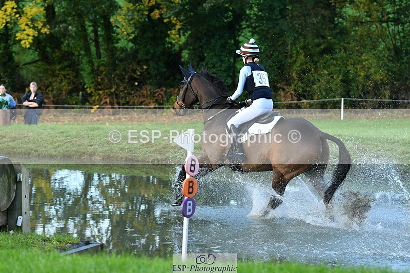 251025A-090253-15238 - D-357-Fenella.Redvers