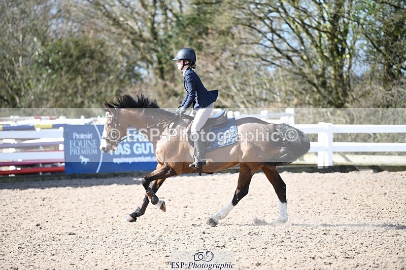 250330-103217-06152 - Cls 32 British Novice and 90cm