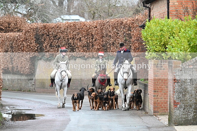 WJ7_1004 - Pub Corner