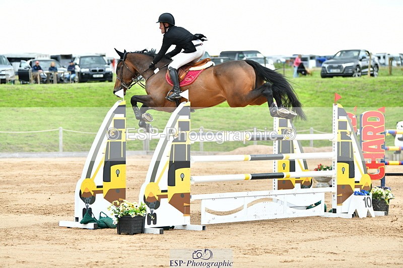 230720A-153105-03909 - Cls 9, 2 Star Big 1.40m Start to break