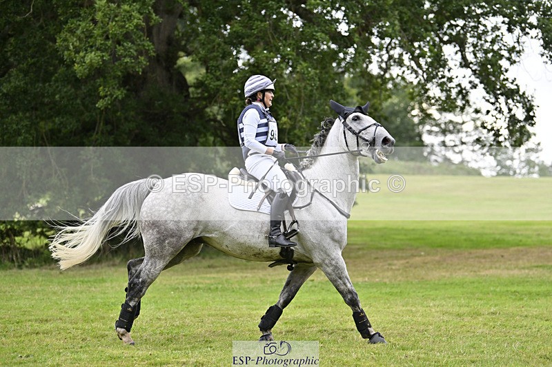 240825X-180522-38316 - 80cm XC 17.30 to End