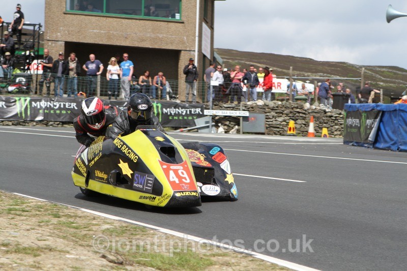 Mark Saunders / Kevin Jones Suzuki / MSG Racing - Sure Sidecar Race 1