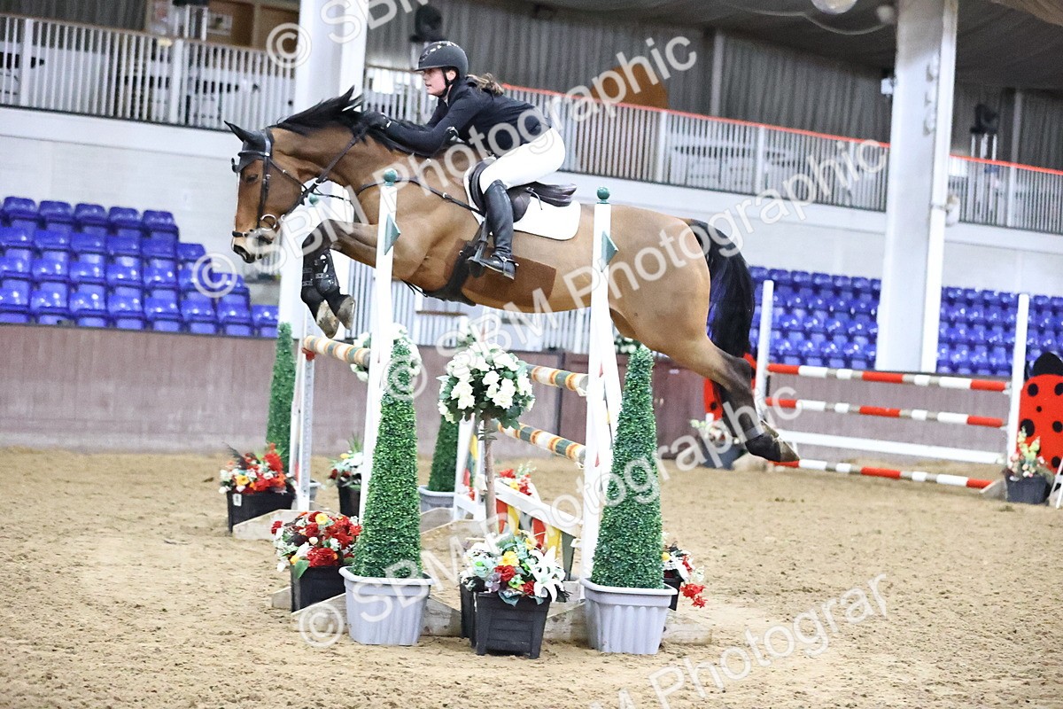 SBM_010201 - Class 25 - Equestrian Senior Foxhunter 1.20m