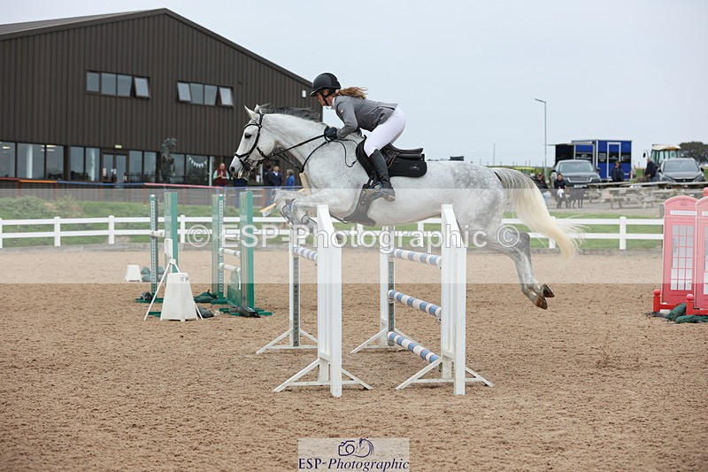 241101A-135830-02316 - FRI Cls 6 Foxhunter and 1.20m Open