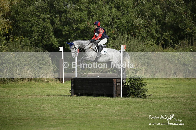  WWHT 171021 2988 - Intermediate (0.90m)  17/10/21