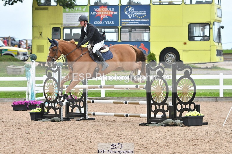 240727A-160126-06511 - Cls 24 1.05m Amateur Qualifier