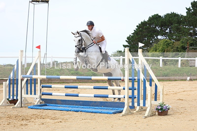 3E7A4186 - Class 7: Senior Newcomers/1.10m open
