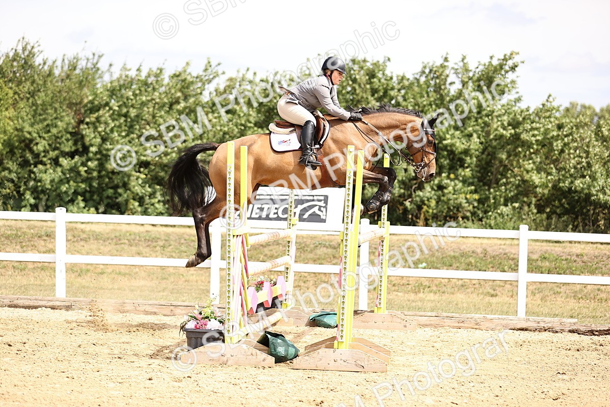 SBM_009927 - Class 8 - Senior Newcomers - 1.10  Open