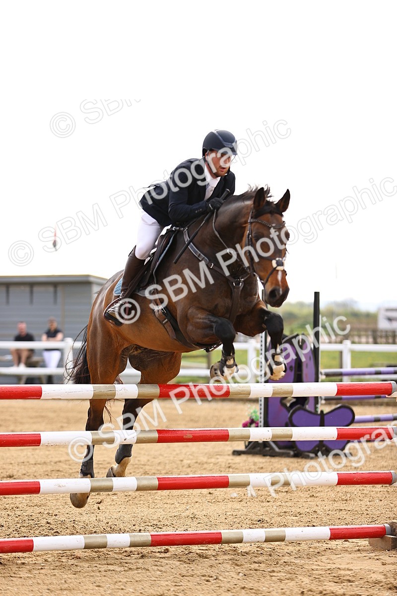 SBM_002431 - Class 11 - Senior newcomers - 1.10m