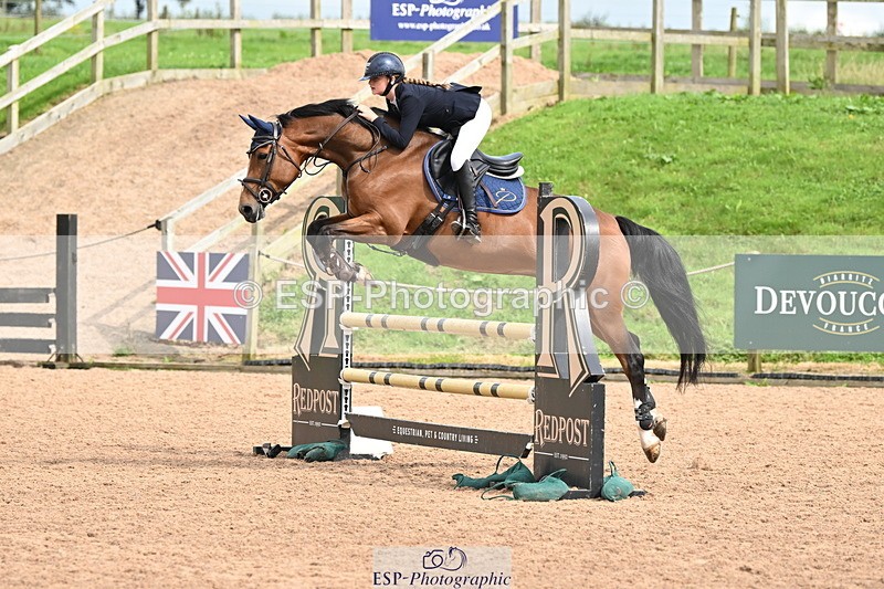 240908A-135015-04121 - Cls 15 U21 Intro 90cm-1.00m  Team Comp