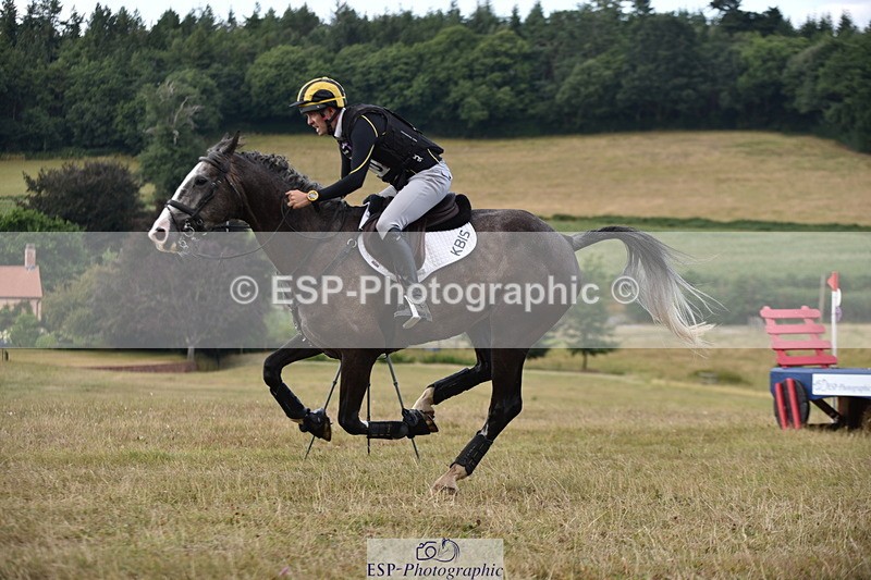 250802A-175854-09113 - H-370-Tom.Rowland-STRACOMER.CANDY.TOWN