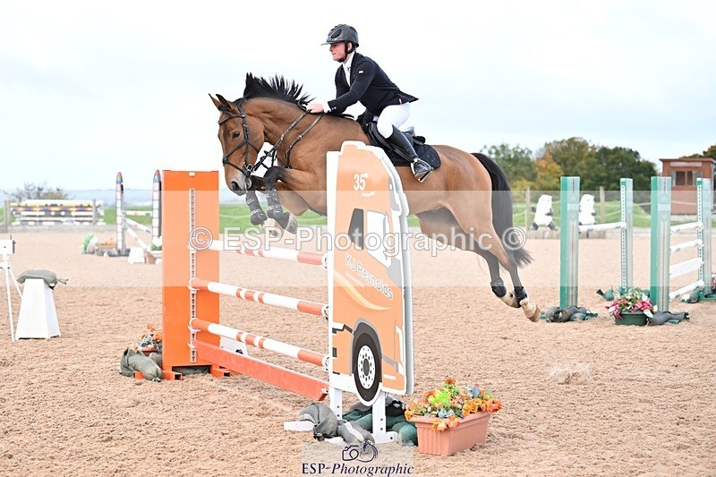 251005-100837-02674 - Cls 15 Foxhunter and 1.20m