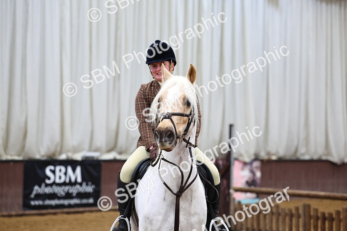 SBM_003609 - Class 37 - 80cm Training Stakes