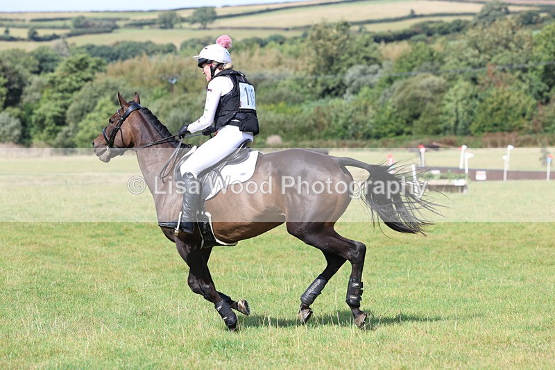 3E7A6684 - Class 1: Trebudannon Open: Pheasant Feeder