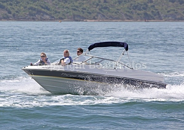 090614 THREE SEA IMG_1190 - Speedboats