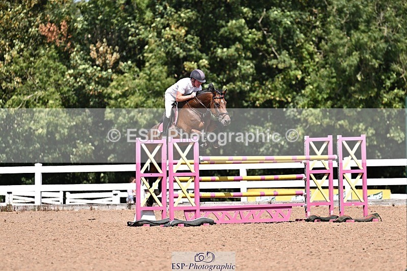 260812-130339-00559 - Cls 6 Foxhunter and 1.20m