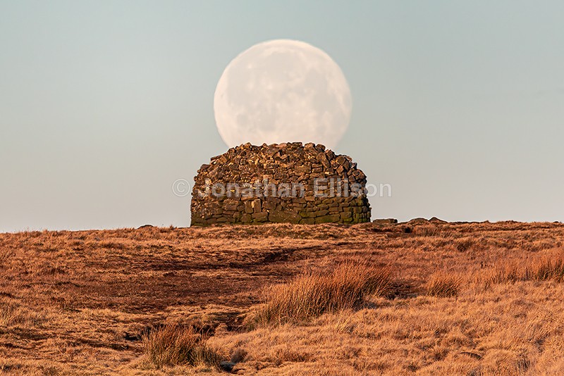 Two Lads Moonset - Rivington And Surrounding Areas