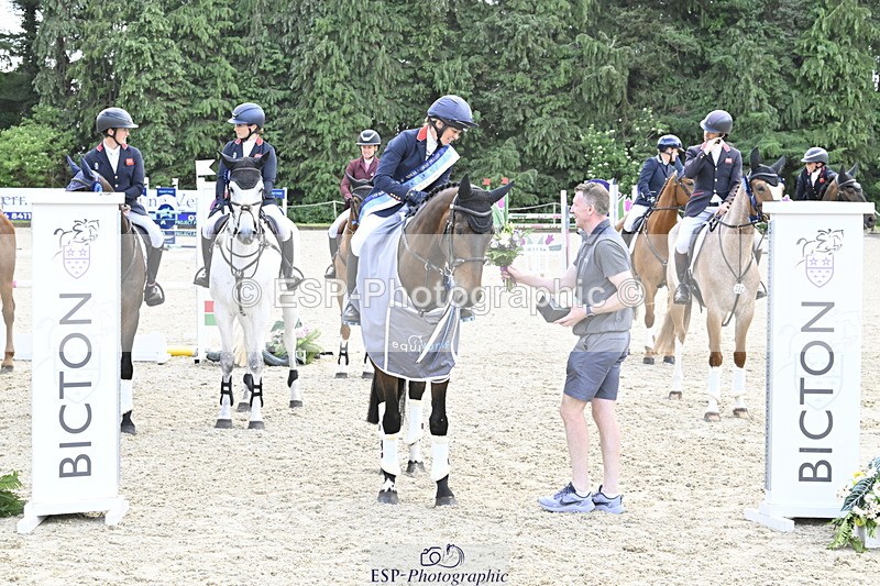 250525A-161209-18523 - Presentations Section C CCI 2 Star Long