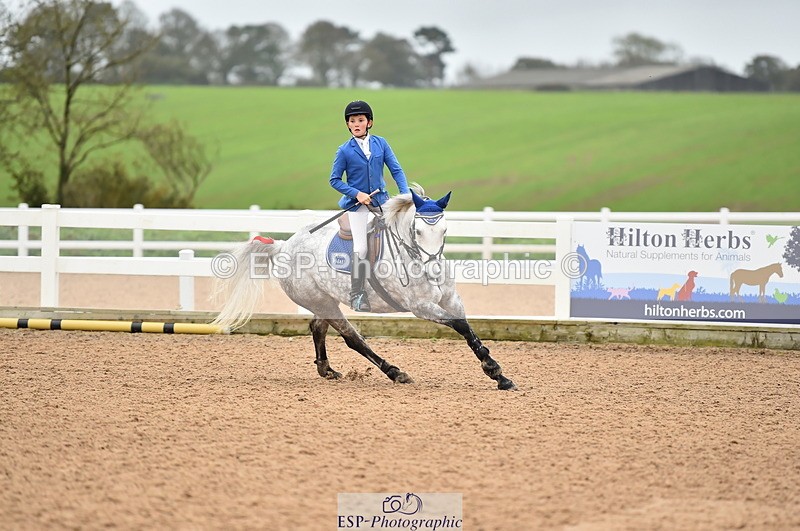 231028A-131644-01647 - Cls 4 Newcomers & 1m Open