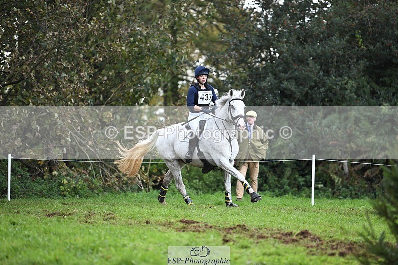 231021-133954-18098 - 437-DONBEG.GREY-Hannah.Underhill-SC+XC