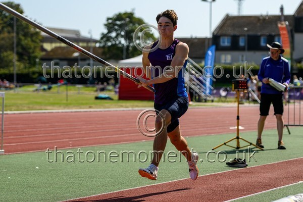 Age25SAT-916257 - Field Male