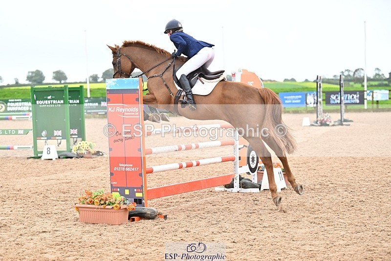 251003-114130-00533 - Cls 2 Newcomers and 1.10m