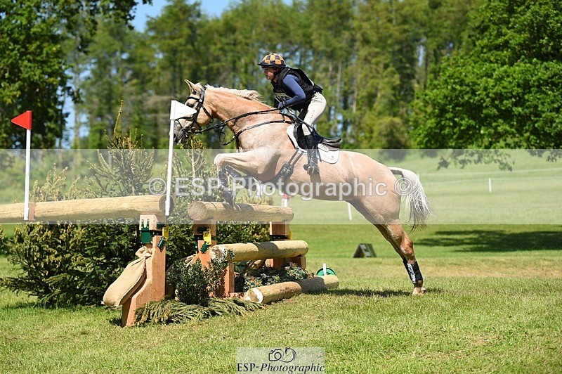 230527-144342-10187 - 356-THE_DUMB_BLONDE-Kat_Raybould-XC