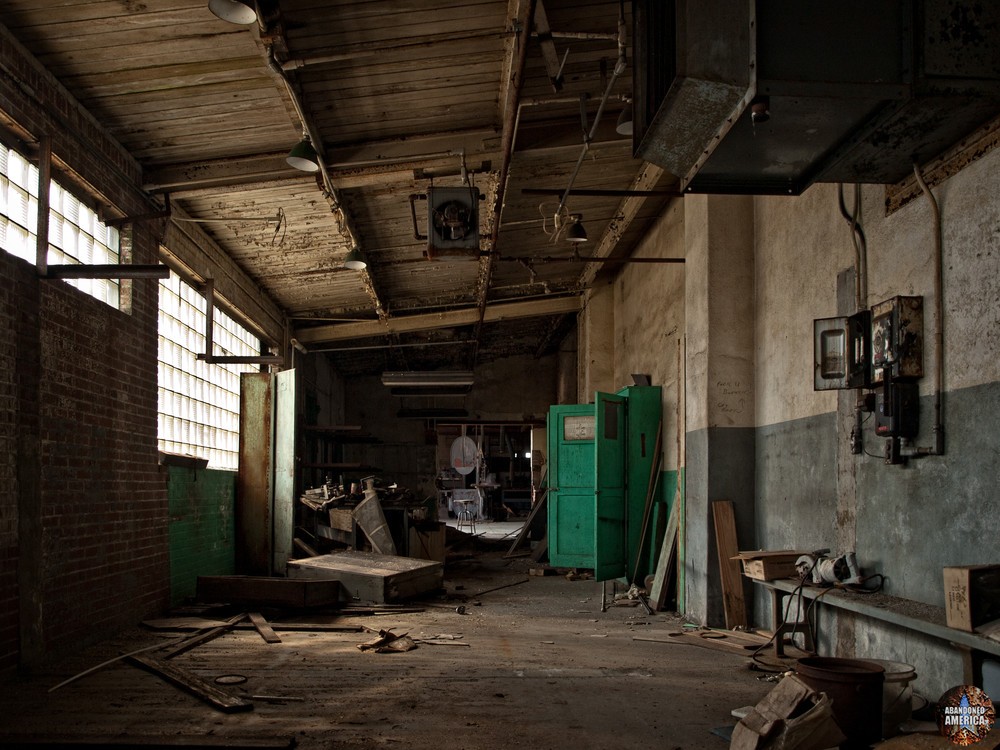 New Jersey Zinc (Palmerton, PA) | Dusty Sunlight - New Jersey Zinc