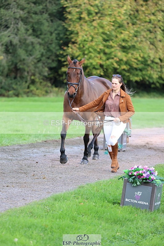 251026A-103204-23072 - E-384-Holly.Horton