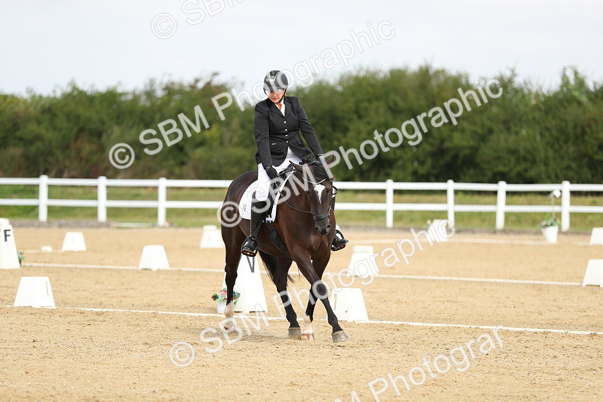 SBM_016286 - Class 13 - Novice 23 - 11.25-12.35