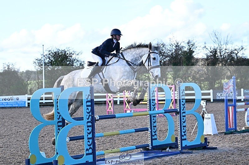 251203-130129-00607 - Cls 4 Newcomers and 1.10m Open