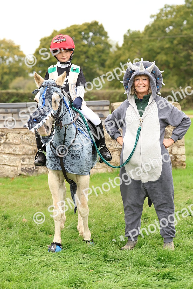 SBM_61684 - S37a - Fancy Dress Showing