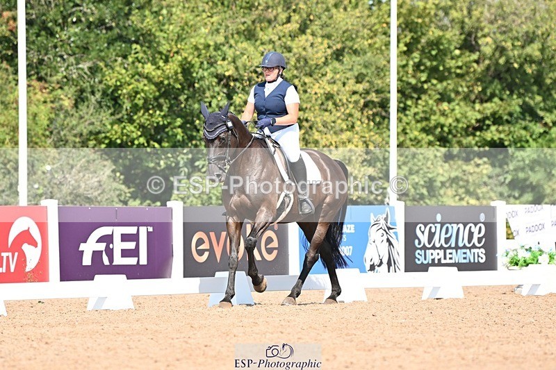 250816-115309-04108 - 109-Amber.Da.SilvaToners.Lady.Florentine