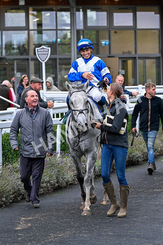 011025-Race 6-Mudamer-0622 - Race 6