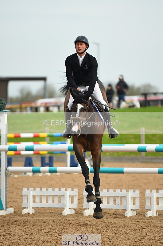 230504A-091230-00303 - Cls 8 Snr Foxhunter