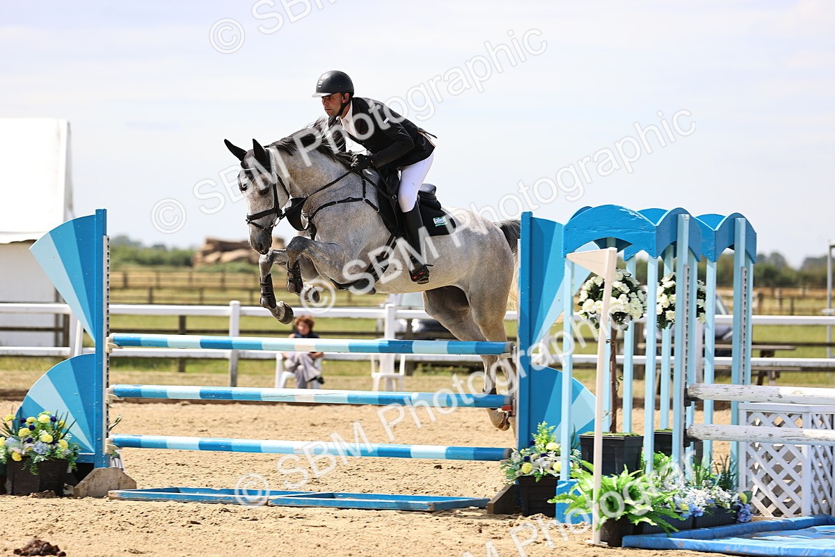 SBM_009891 - Class 8 - Senior Newcomers - 1.10  Open