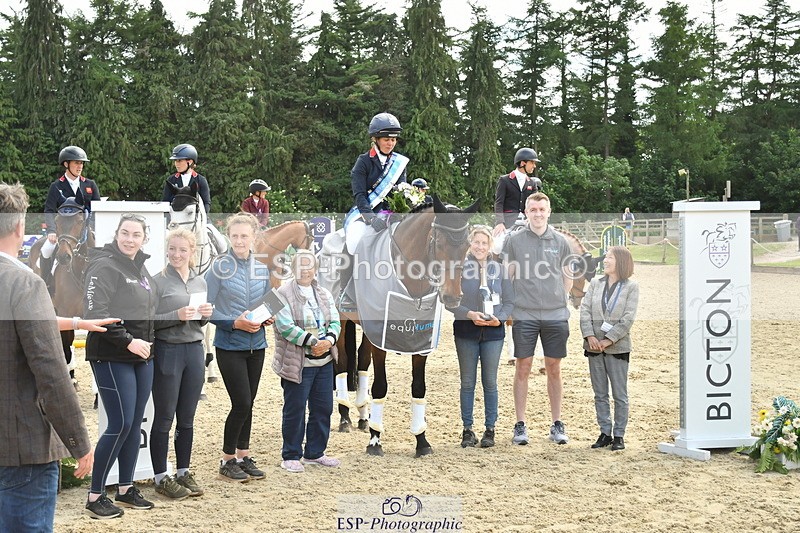 250525A-161228-18902 - Presentations Section C CCI 2 Star Long