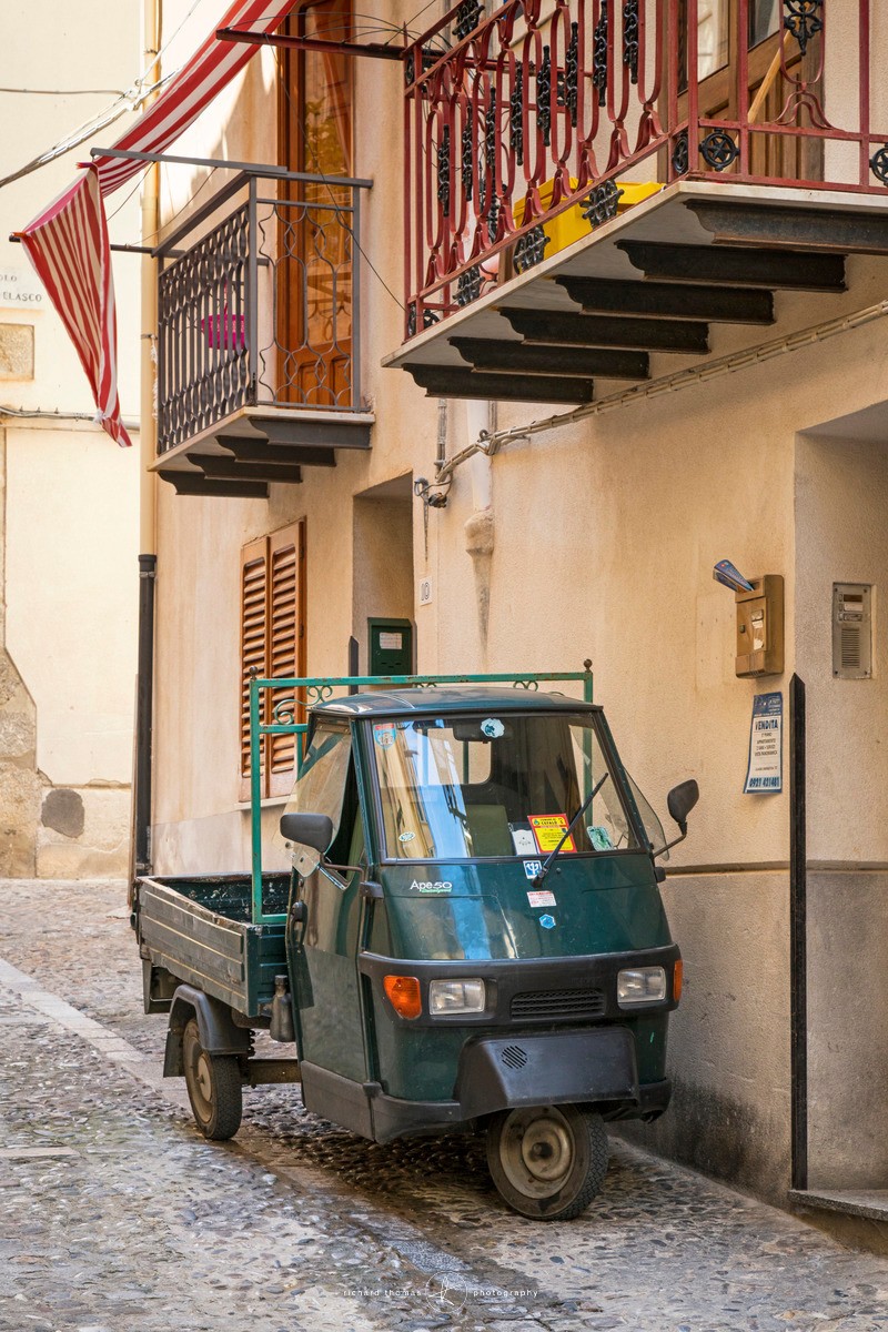 Piaggio Ape50, Cefalu, Sicily, Italy - Veicoli d’Italia